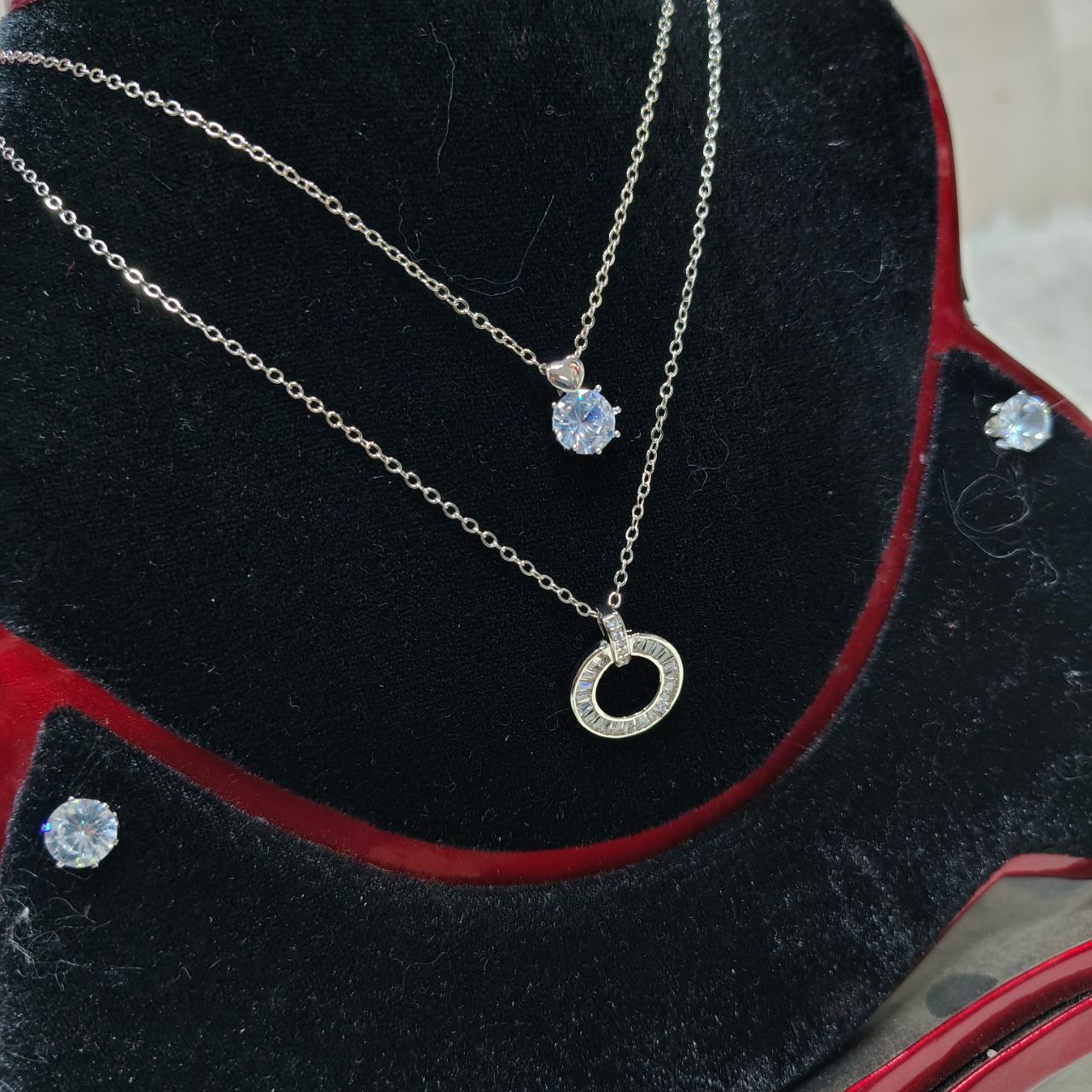 Necklace With Matching Radiant Crystal Stud Earrings. Code : 9441